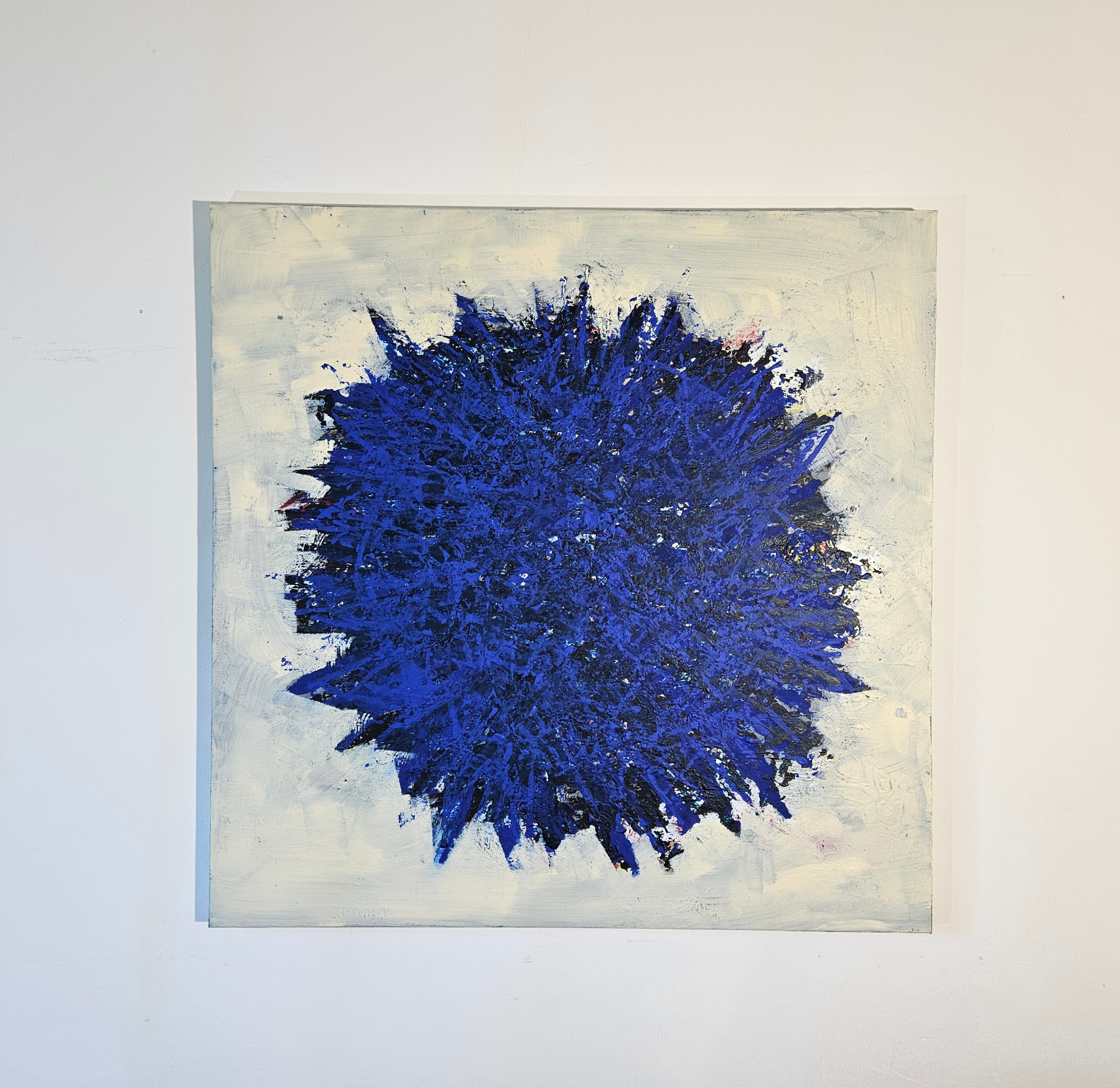 Abstract blue Big Bang on ivory background, acrylic on canvas, 100x100cm - Image 2