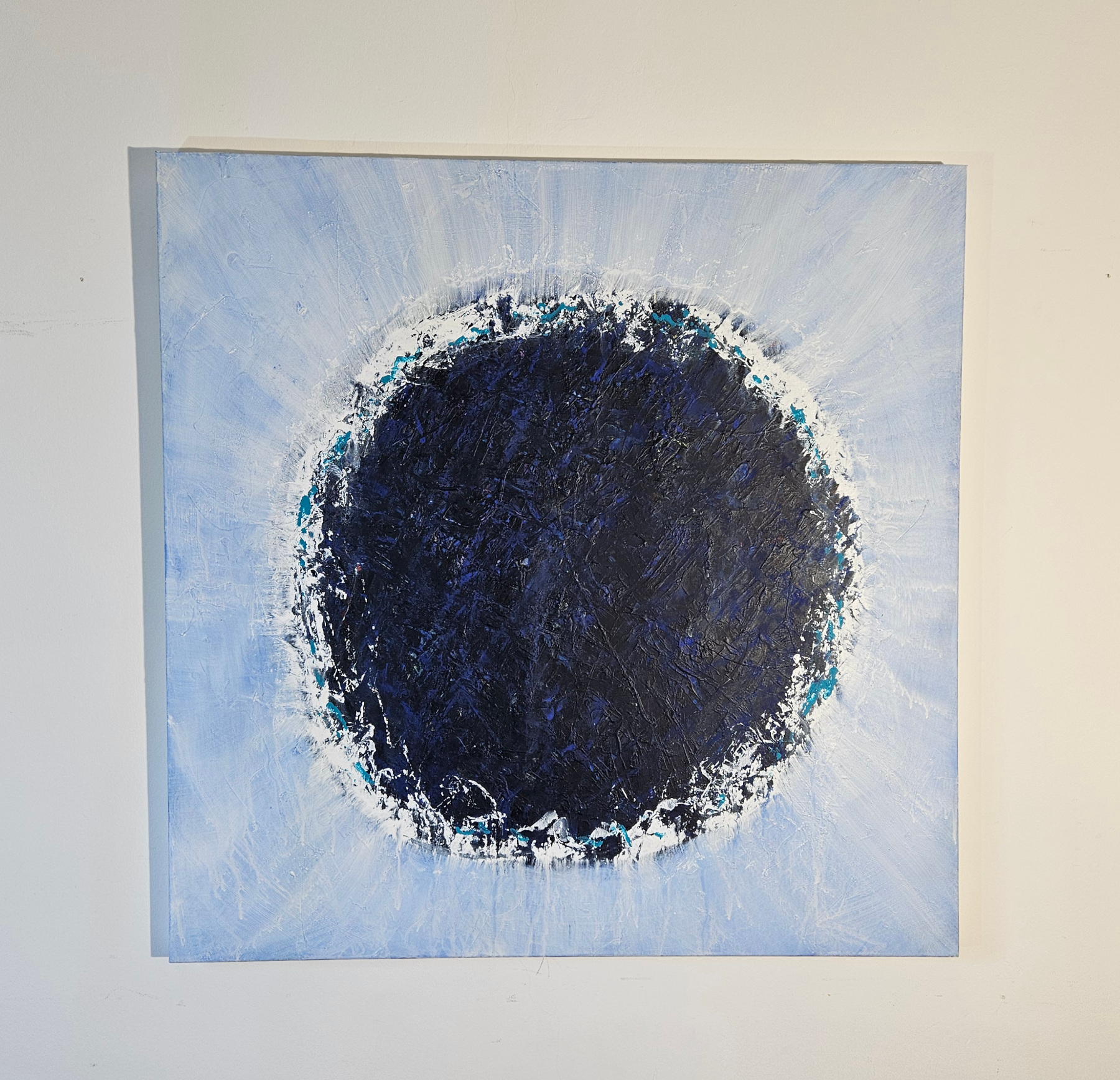 Abstract dark blue Big Bang on light blue background, acrylic on canvas, 100x100cm - Image 2